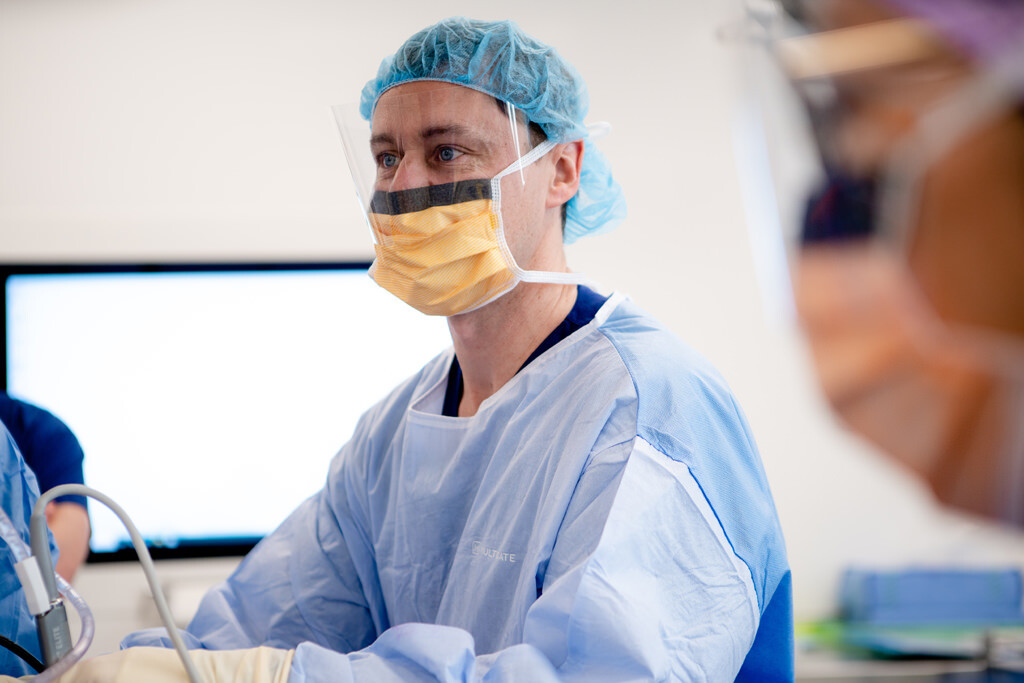 Dr Jonathan Cabot - Orthopaedic Surgeon